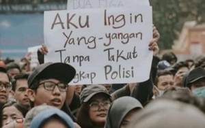 Enam Mahasiswi Uniska Diperiksa Dekan Usai Bawa Poster 'Zinahi Aku' Saat Aksi Demo