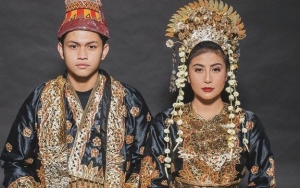 Awkarin Super Cantik Pakai Busana Adat Aceh, Netter Syok Mengira Nikah