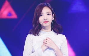 Nayeon Twice Secantik Boneka di Selfie Baru, Gaya Rambut Beda Hebohkan Fans