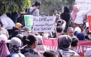 Beberapa Toko Bagikan Minuman Gratis Untuk Massa Aksi Gejayan Memanggil Jilid Dua, Warganet Terenyuh