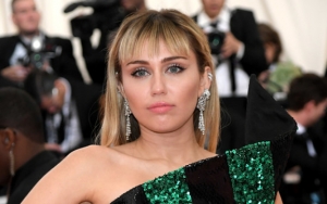 Miley Cyrus Diduga Sindir Mantan Gara-Gara Posting Foto Bareng Anjing