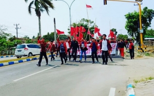 Keluarga Mahasiwa Korban Demo Kendari Tolak Temui Polisi Dan Tuntut Penangkapan Pelaku