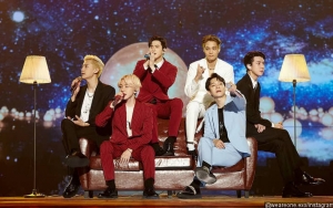 EXO Brutal di Panggung, Ramai-Ramai Robek Baju Suho
