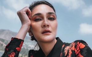  Intip Kerja Keras Luna Maya Bentuk Bodi, Aksi Gelantungan Sampai Wajah Merah Bikin Salut