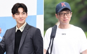 Capek Kerja, Ji Chang Wook dan Yoo Jae Seok Cuci Muka Pakai Balok Es di 'Laborhood On Hire'