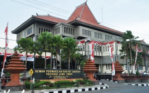 Tagih Janji Khofifah, Ribuan Buruh Bakal Serbu Gedung DPRD Jawa Timur