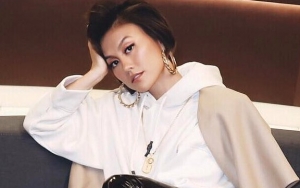Sering Tampil Branded, Harga Kaus Kaki Agnez Mo Sukses Bikin Syok