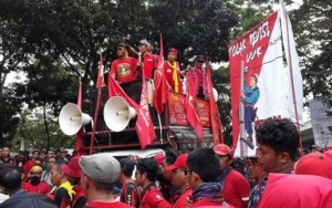 Buruh Demo Tolak Kenaikan BPJS Kesehatan Lantaran Bikin Daya Beli Turun