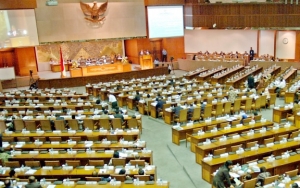 Persoalkan Pimpinan, Sidang Perdana MPR Bahas Pembentukan Fraksi Diwarnai Interupsi