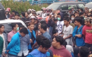 Viral Ayah Marahi Anaknya yang Ikut Demo, Tuai Pro dan Kontra