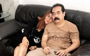 Inul Daratista Dipuji Istri Salehah Usai Ikatkan Tali Sepatu Suami