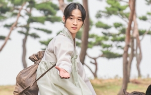 Tampilan Cewek Jang Dong Yoon Bikin Syok Om-Om di Toilet Lokasi Syuting 'The Tale of Nokdu'