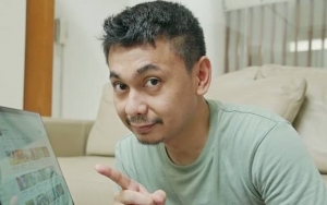 Perdana Bikin Film Horor, Raditya Dika Bakal Jadi Sutradara 'KKN Desa Penari'?