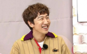 Lee Kwang Soo Dipaksa Lepas Baju di 'Running Man', Otot Kekar Curi Fokus