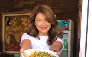 Tamara Bleszynski 'Tampar' Haters Usai Dicibir Gara-Gara Tampil Seksi Pakai Baju Renang