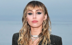 Miley Cyrus Masuk Rumah Sakit Akibat Tonsillitis