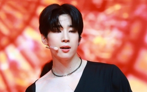 Han Seungwoo X1 Bikin Fans Khawatir Usai Ketahuan Jalan Pincang Di Atas Panggung