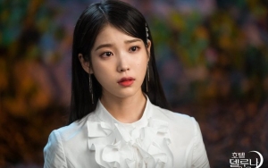 IU Ngaku Sering Nangis Saat Baca Naskah Akhir Sedih 'Hotel Del Luna'