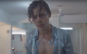 Harry Styles Rilis Single Kejutan 'Lights Up' Jelang Peluncuran Album Kedua, Langsung Jadi Trending