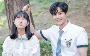 Rowoon Sering Puji Kim Hye Yoon Gara-Gara Disogok Uang di Lokasi 'Extraordinary You'