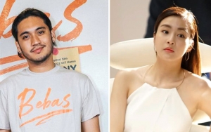 Tangan 'Bandel' Giorgino Abraham Saat Foto Bareng Kang Sora Ditegur Adik Melaney Ricardo