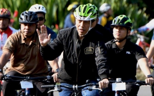 Gaya Blusukan Jokowi Dikhawatirkan Usai Wiranto Ditusuk