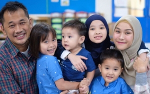  Zaskia Adya Mecca Buka Suara Soal Aksi Hanung Bramantyo Umbar Area Sensitif Anak Di Medsos