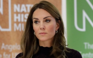 Gaya Cantik Kate Middleton Gunakan Baju Muslim Saat Kunjungi Pakistan