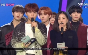 'The Show' Beri Penghormatan Terakhir Atas Kematian Sulli