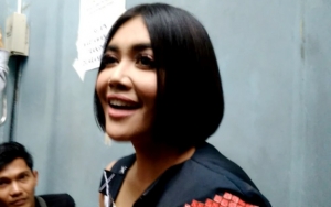Denada Ungkap Kondisi Sang Putri Membaik Hingga Sempat Diizinkan 'Bersekolah'