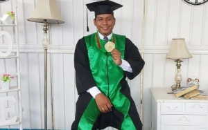 Lulus S2 dengan Predikat Cumlaude, Driver Ojol Ini Bakal Lanjut ke S3