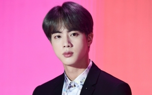 Bagian Tersembunyi dari Wajah Jin BTS Ini Bikin Dirinya Kelihatan Imut