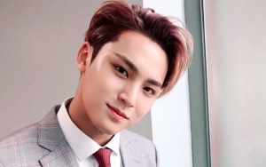 Tingkah Gemesin Mingyu Seventeen Saat Kedatangannya Disambut Fans Dubai