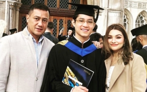 Teuku Rassya Wisuda di Kampus Mewah, Ibu Tiri Cantik Tenteng Tas 'Emas' Bak Supermodel Dunia
