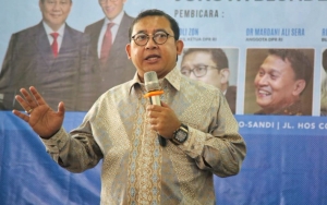 Fadli Zon Kini Jarang Ada di Sisi Prabowo, 'Ngambek' Gerindra Condong ke Jokowi?
