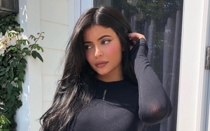'Rise And Shine' Viral, Video Fals Kylie Jenner Saat Nyanyikan 'Camera Shy' Kembali Disorot