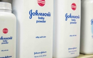 Terkontaminasi Asbes, Bedak Johnson & Johnson Ditarik dari Pasaran