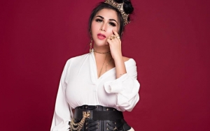 Biasa Tampil Seksi, Penampilan Gebby Vesta Dandan Ala Joker Bikin Ngakak