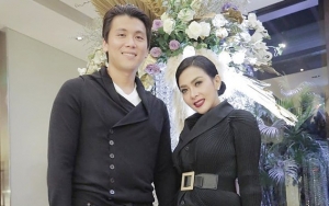 Reino Senyum Tampan Makin Jarang Pamer Foto Mesra dengan Syahrini, Ada Apa?