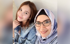 Umi Kalsum Gercep Gembok Komentar Usai Pajang Foto Ayu Ting Ting Ekspos Bagian Ini, Takut Dibully?