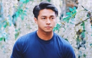 Deva Mahenra Kesulitan Berperan Sebagai Anak Kiai di Film '99 Nama Cinta'