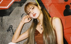 Lisa BLACKPINK Usung Gaya Sporty Tapi Tetap Seksi, Kaki Panjang dan Mulus Jadi Perhatian