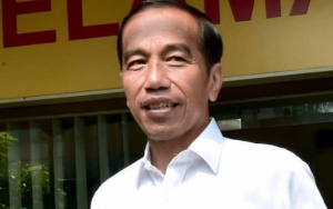 Gelar Sidang Kabinet Pertama, Jokowi Minta Menteri Kumpulkan Regulasi Tumpang Tindih Dalam Sebulan
