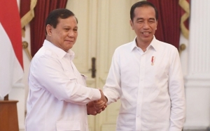 Penulis Ini 'Ramal' Presiden Jokowi dan Menhan Prabowo Hingga Hebohkan Warganet