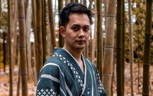 Kiki Farrel Tersipu Malu Saat Pemain FTV Cantik Ini Bersandar Manja di Pundaknya, Pacar Baru?