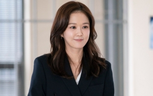 Jang Nara Kendarai Moge di Foto Adegan 'VIP', Shin Jae Ha Kaget hingga Melongo