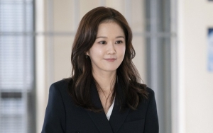 Jang Nara Tampil Beda Pakai Jas di Jumpa Pers 'VIP', Visual Vampir Curi Fokus