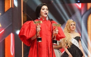 Silet Awards 2019: Fans Luna Maya Balas Dendam Tertawakan Syahrini Menang Hasil Nikung