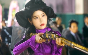 Akting IU di 'Hotel Del Luna' Dicibir Bak Robot, Dua Fans Ini Meradang