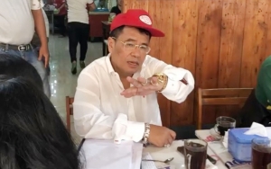 Hotman Paris Beber Harga Dompetnya Cuma Segini, Isinya Mengejutkan